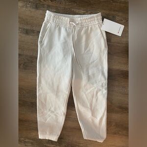 Lululemon Loungeful HR Cropped Jogger